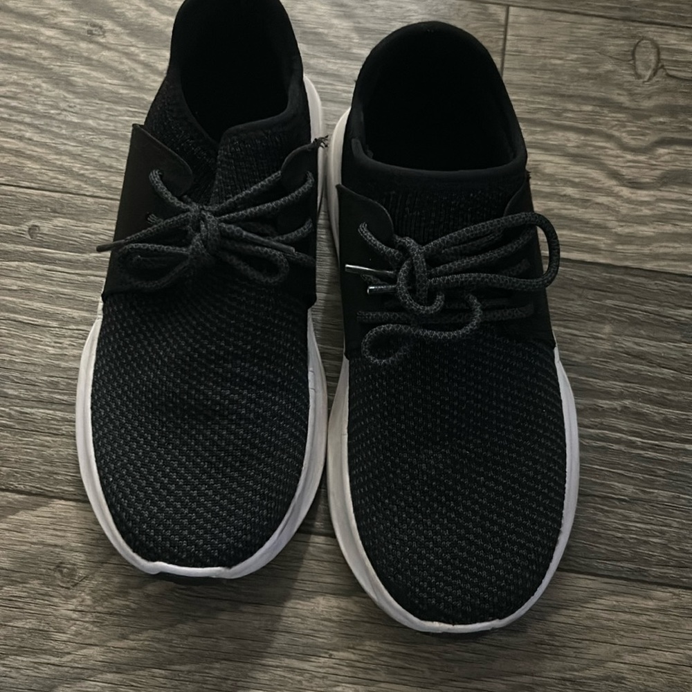 Good Condition Vessi Sneakers Black